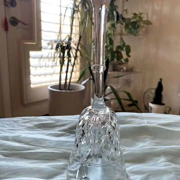 CRYSTAL CUT BELL - Picture 4 of 6